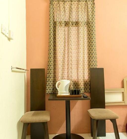 فندق على الطريق Spot On 89964 Padua Inn