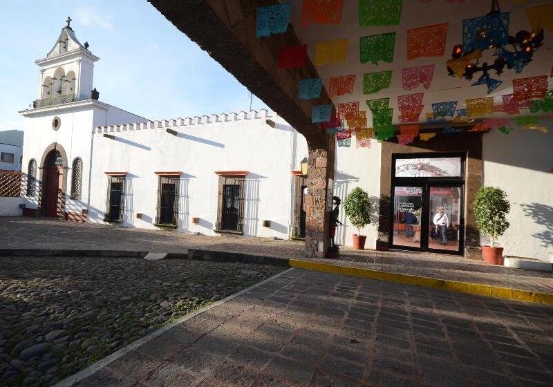 هتل Mision La Muralla