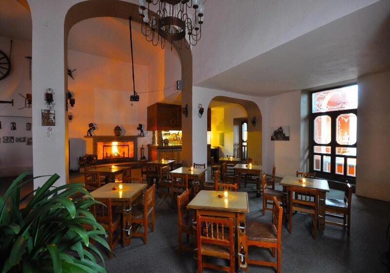 هتل Mision La Muralla