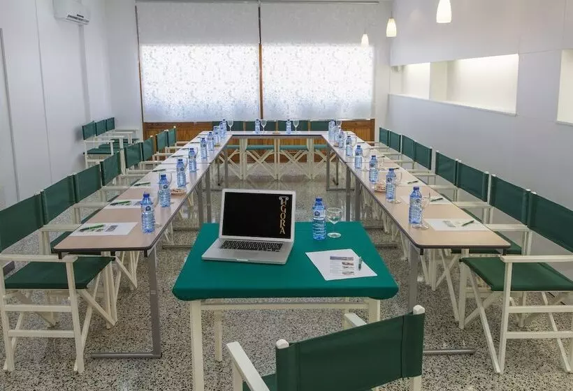 هتل Agora