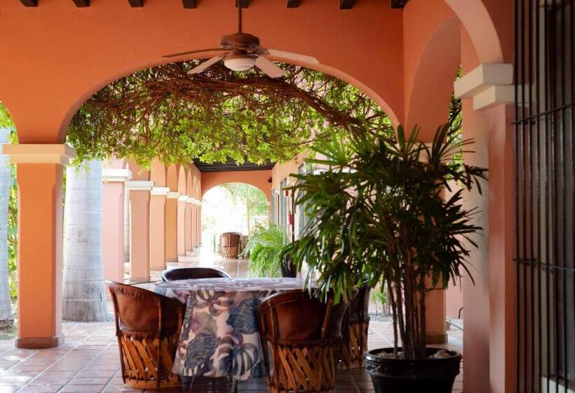 Hotel Hacienda Cazadores