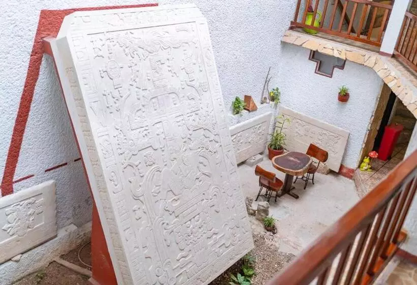 هتل Museo Xibalba