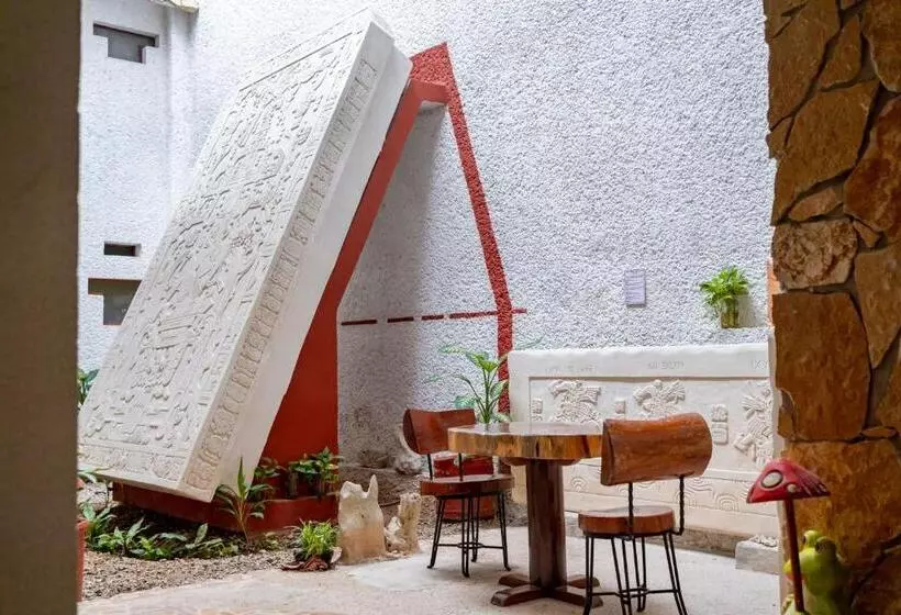 هتل Museo Xibalba
