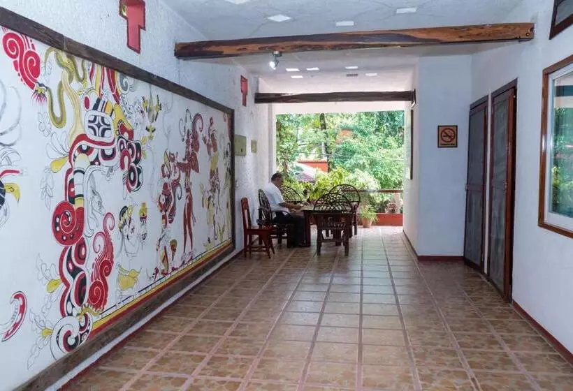 هتل Museo Xibalba