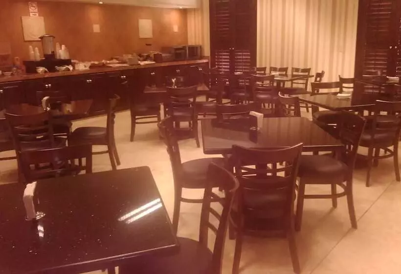 ホテル Navojoa Plaza