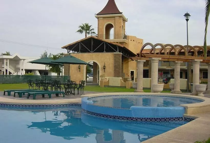 ホテル Navojoa Plaza