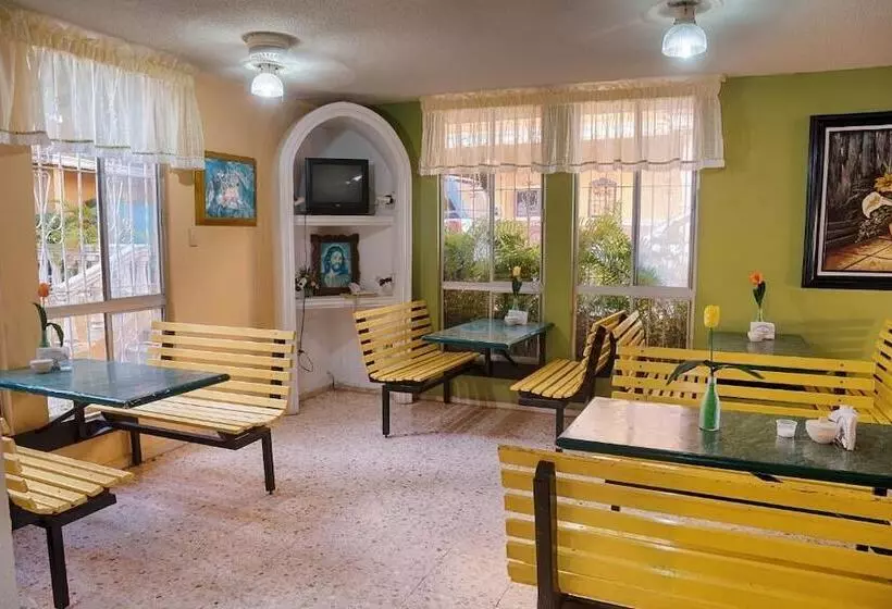 ホテル Suites Ejecutivas