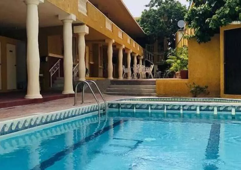 ホテル Suites Ejecutivas
