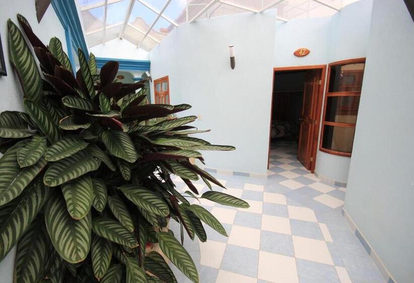 ホテル Tres Marías