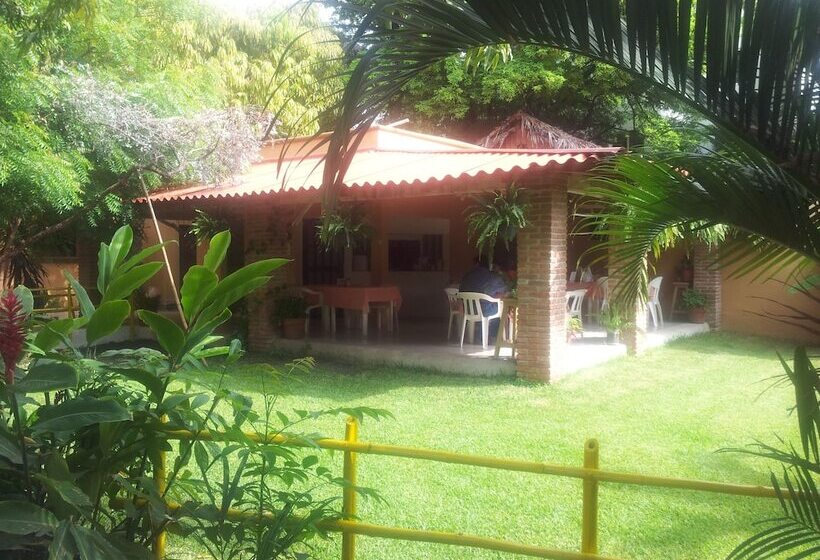 فندق Uke Inn Terán