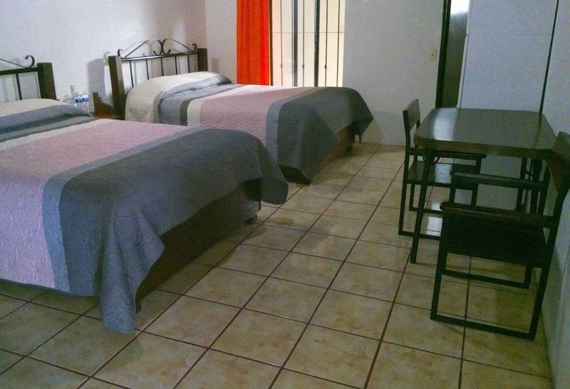 فندق Uke Inn Terán