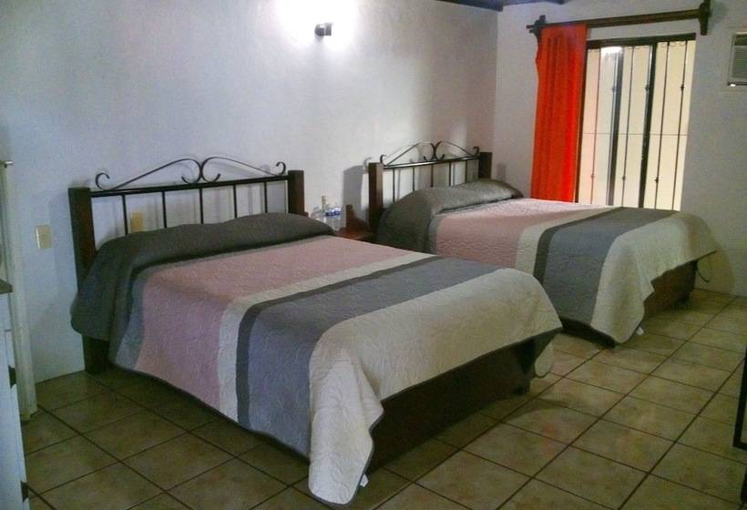 فندق Uke Inn Terán