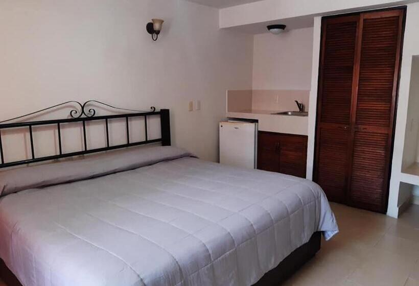 فندق Uke Inn Terán