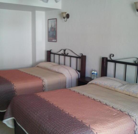 فندق Uke Inn Terán