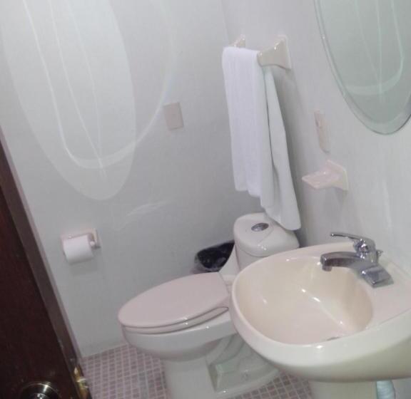 فندق Uke Inn Terán