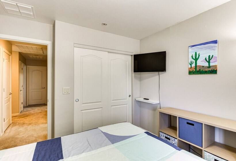 Charming Tucson House: Patio, Yard & Putting Green