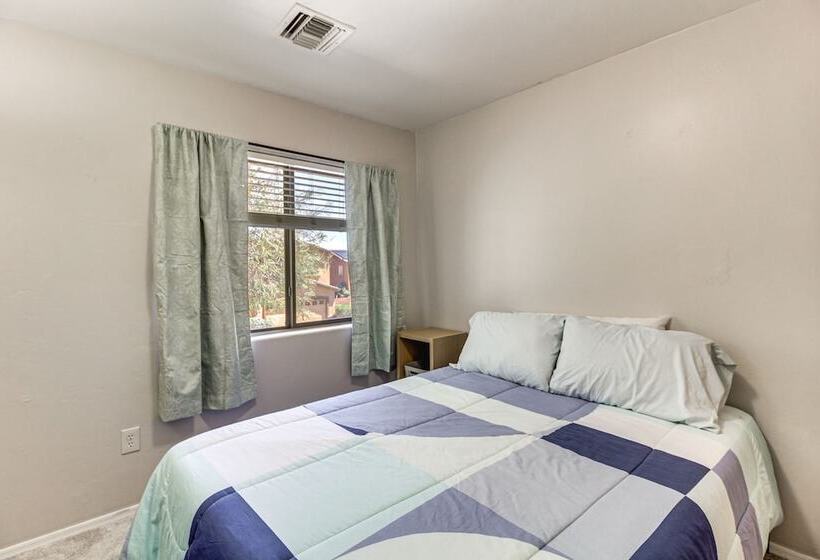 Charming Tucson House: Patio, Yard & Putting Green