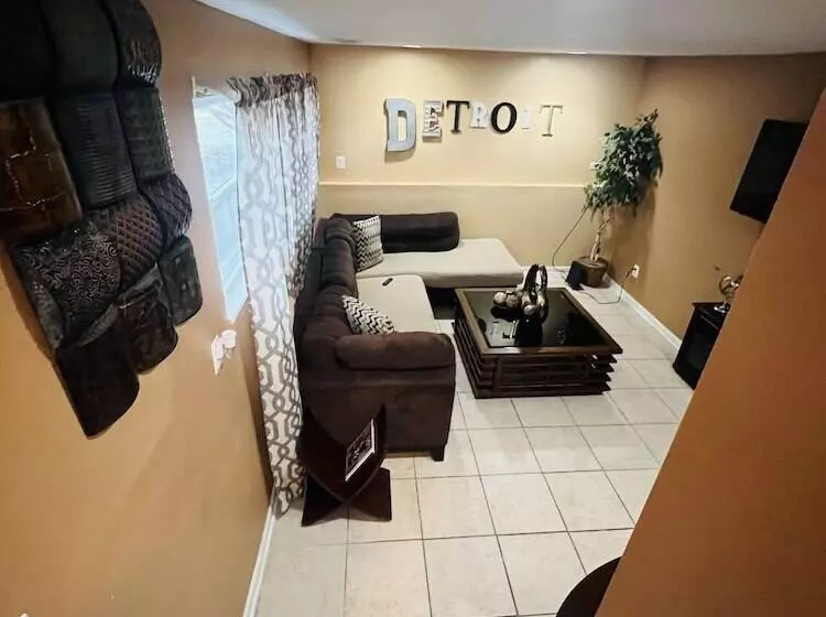 Hotelli Cozy Downriver Home