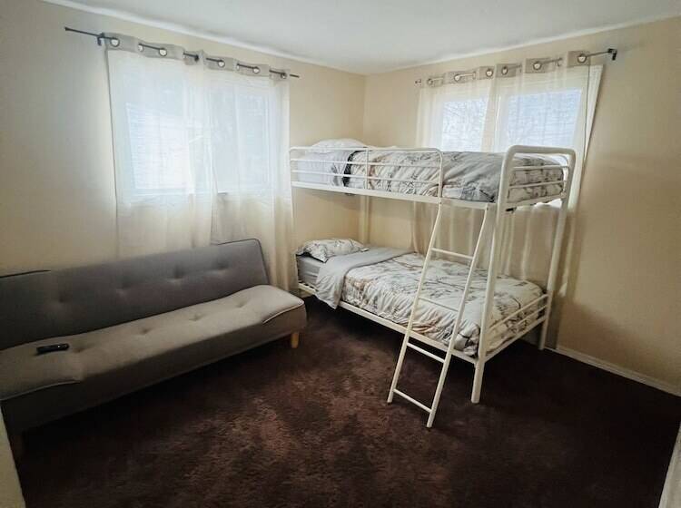 فندق Cozy Downriver Home