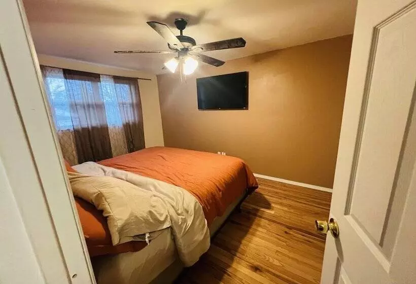 Hotelli Cozy Downriver Home