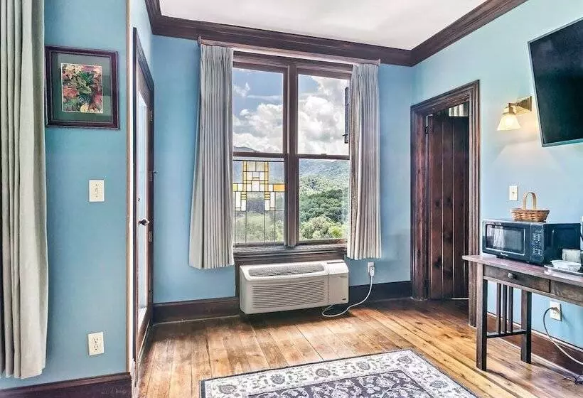 Hotelli Laurel Valley Resort