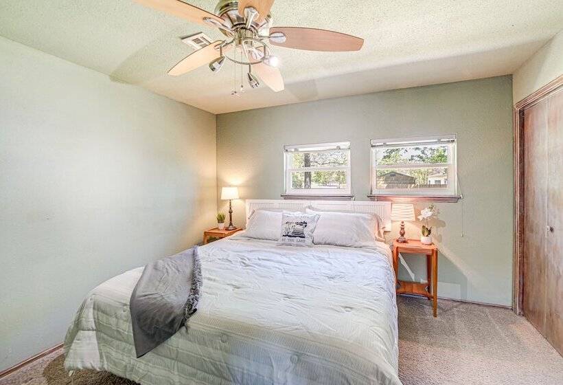 Lakefront Eufaula Cabin W/ Fire Pit & Private Dock