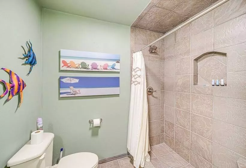 Lakefront Eufaula Cabin W/ Fire Pit & Private Dock