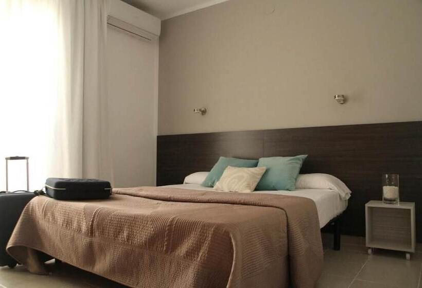 هاستل Hostal Tahiti Rs