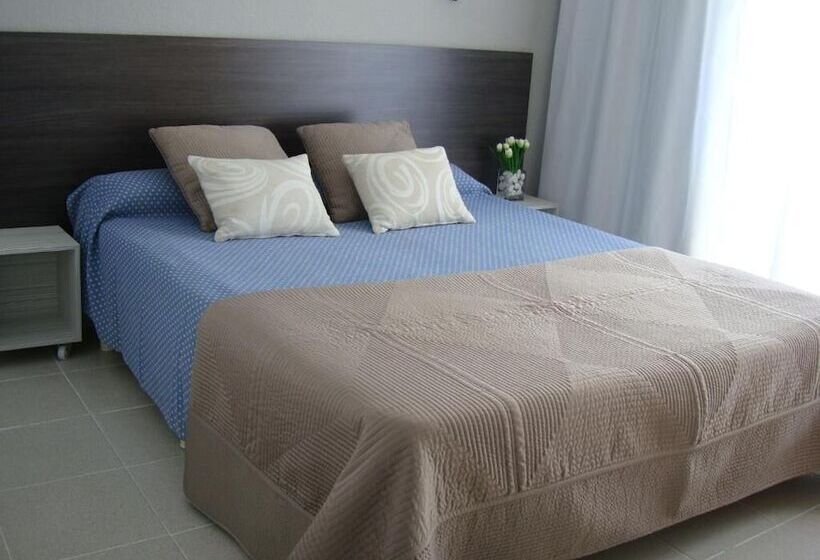 هاستل Hostal Tahiti Rs