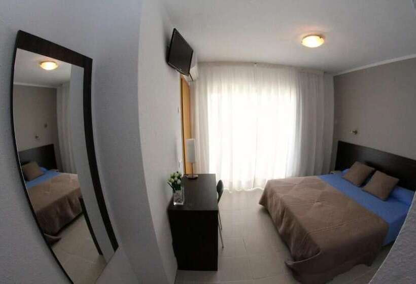 هاستل Hostal Tahiti Rs