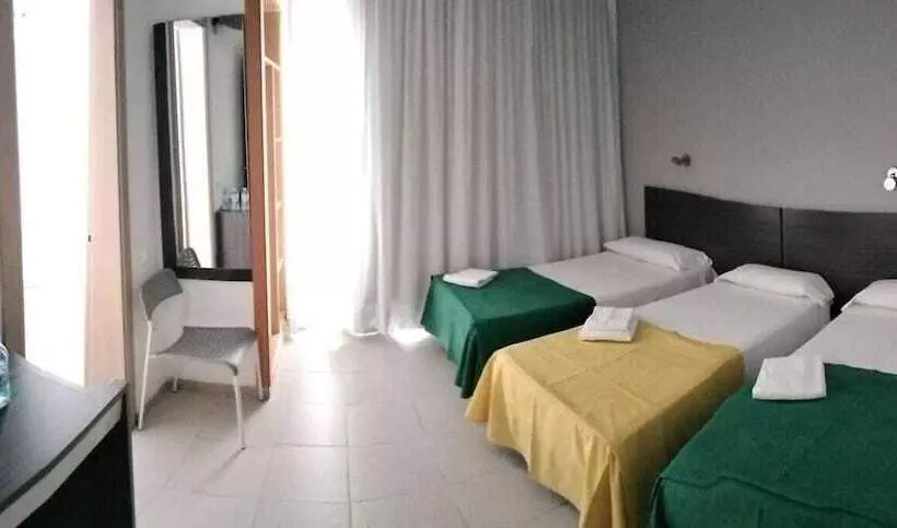 Retkeilymaja Hostal Tahiti Rs