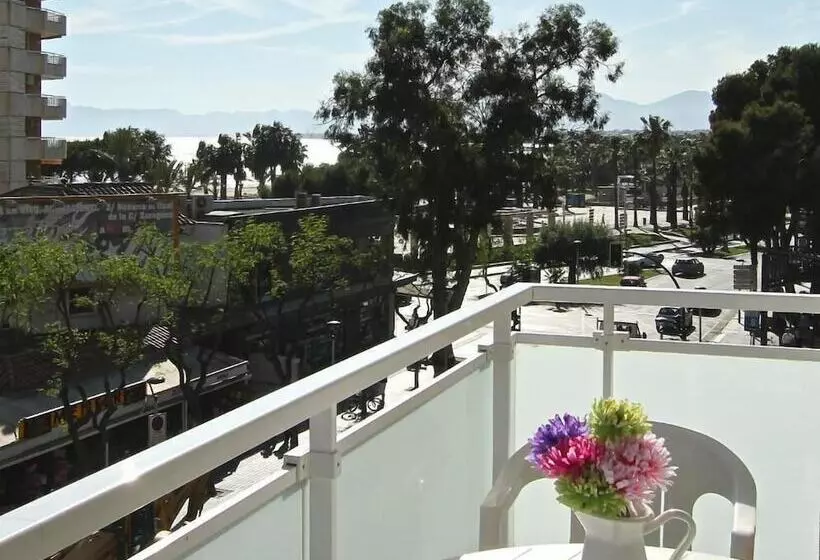 Retkeilymaja Hostal Tahiti Rs