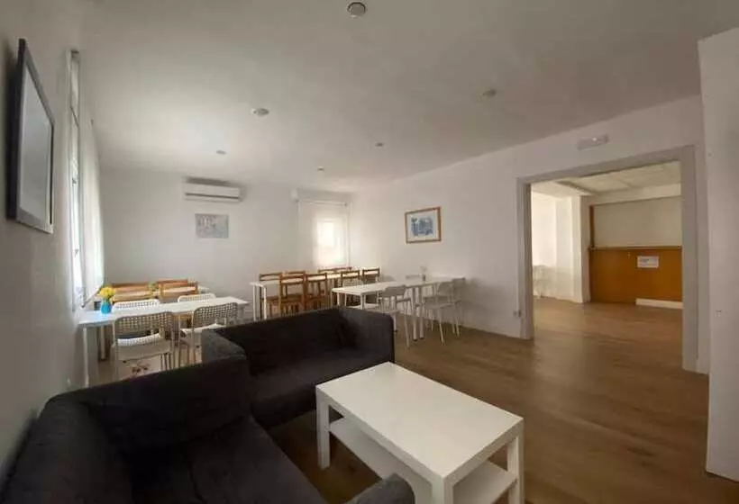 هاستل Hostal Tahiti Rs