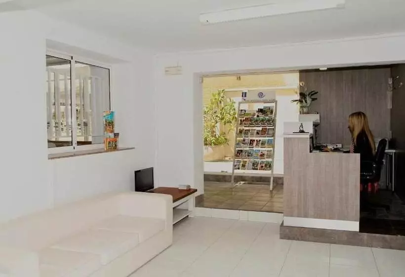 هاستل Hostal Tahiti Rs