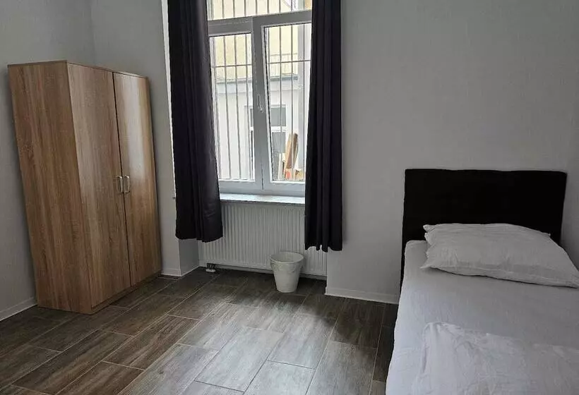 Retkeilymaja Sfn Home Stay