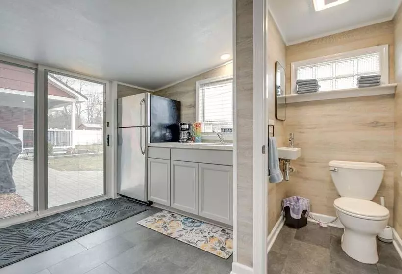 Angola Vacation Rental, Walk To Lake Erie Beach!