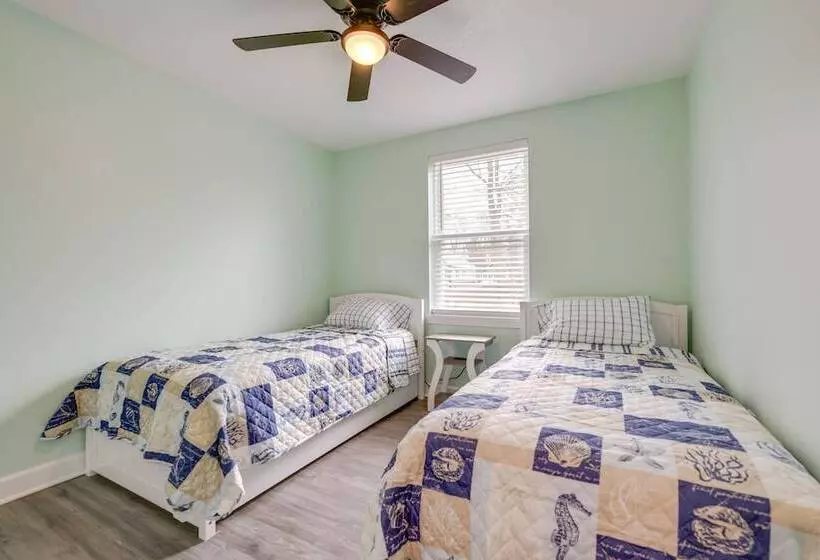 Angola Vacation Rental, Walk To Lake Erie Beach!