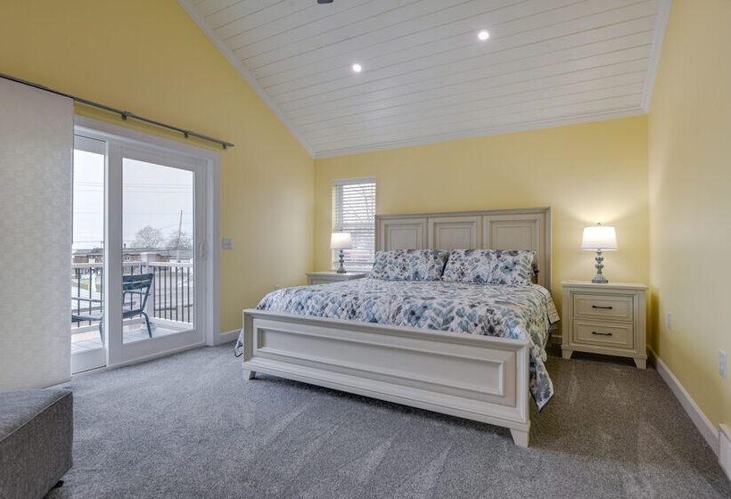 Angola Vacation Rental, Walk To Lake Erie Beach!