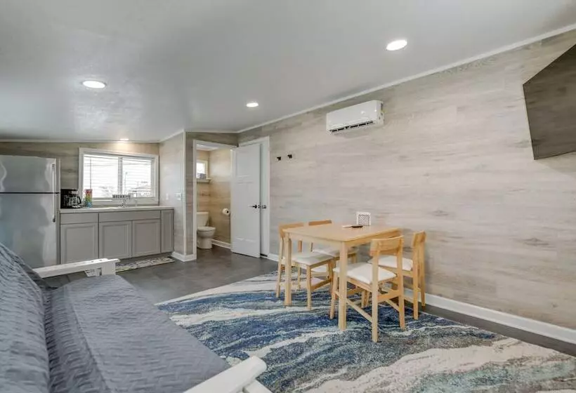 Angola Vacation Rental, Walk To Lake Erie Beach!