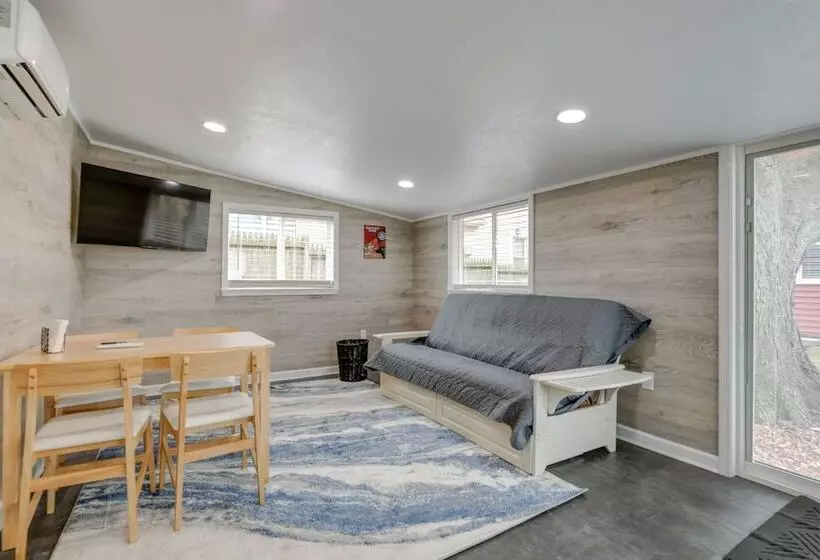 Angola Vacation Rental, Walk To Lake Erie Beach!