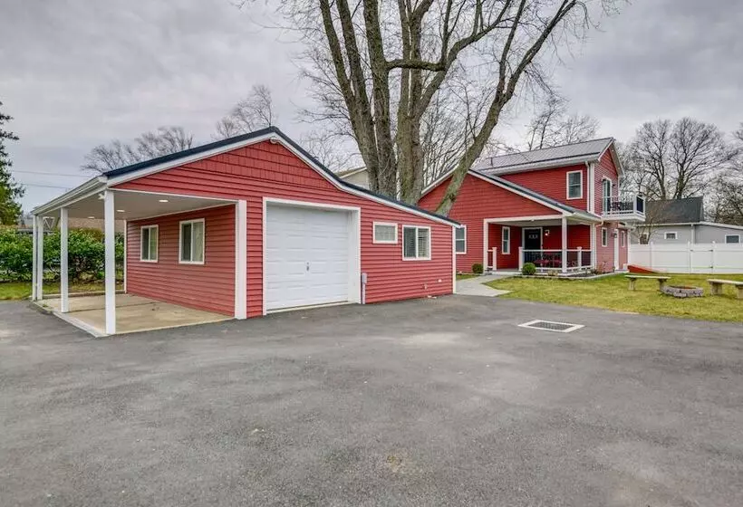 Angola Vacation Rental, Walk To Lake Erie Beach!