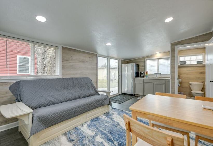 Angola Vacation Rental, Walk To Lake Erie Beach!