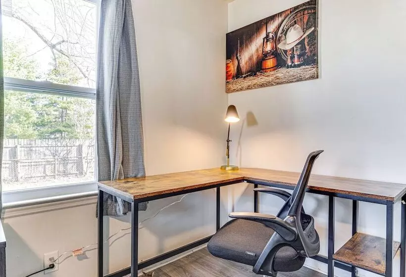 Bright Muncie Home W/ Yard ~ 2 Mi To Downtown!