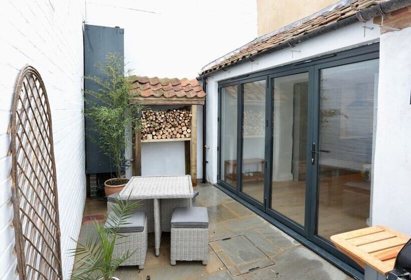 Cottage In East Rudham