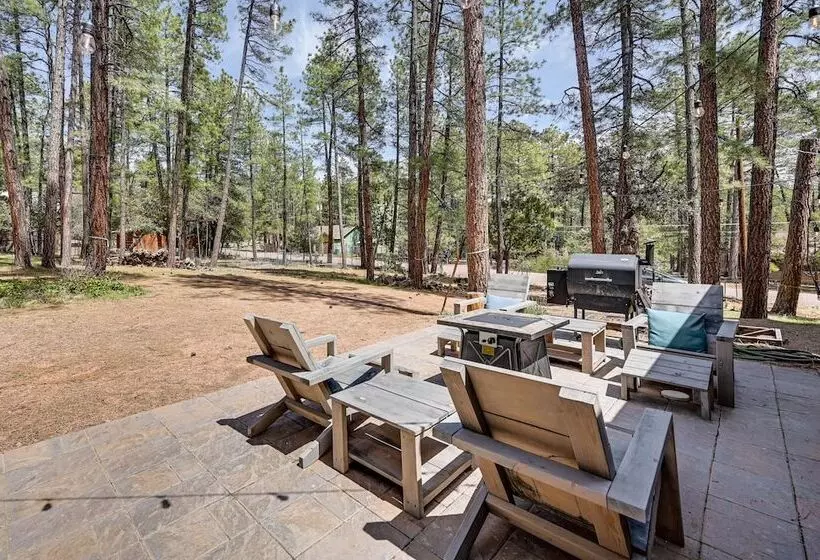 Forest Views & Fire Pit: Cozy Pine Cabin