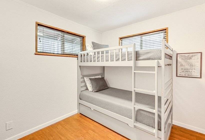 Forest Views & Fire Pit: Cozy Pine Cabin