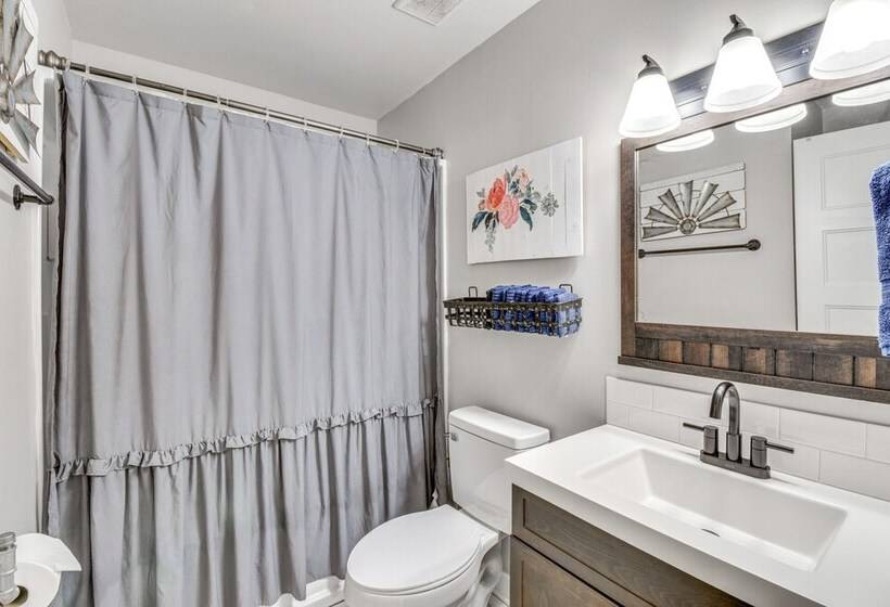 Dog Friendly Clemson Cottage < 1 Mi To University!