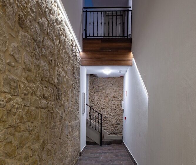 פונדק Casual Fuentes