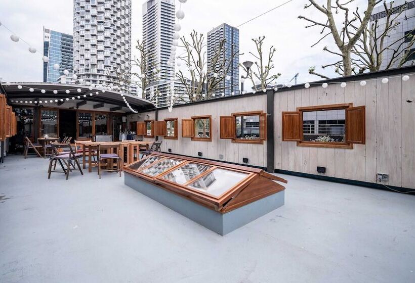 בית מלון כפרי Luxury Canary Wharf House Boat