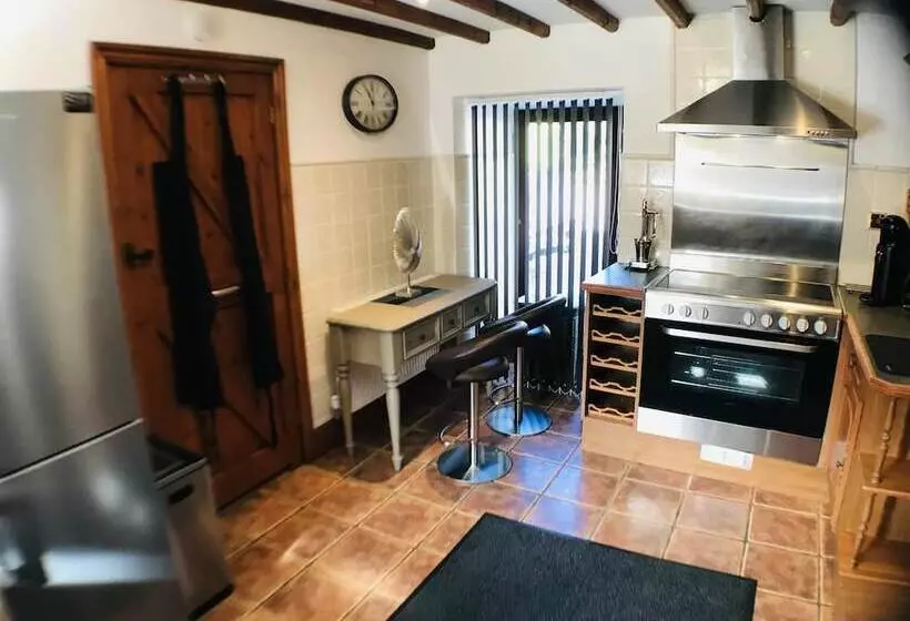 Maaseutuhotelli 2 Bed Barn Alton Towers Chatsworth Polars Peaks